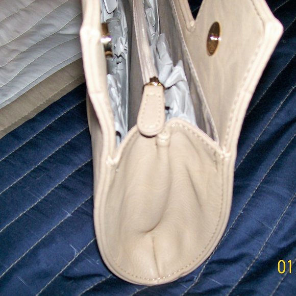 NWT Charming Charlie Handbag/Clutch - Picture 4 of 4